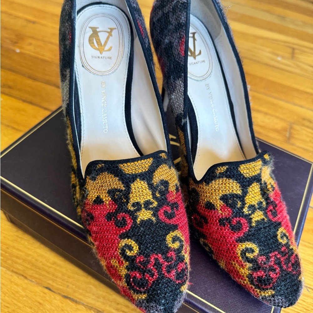 Signature by Vince Camuto Heels